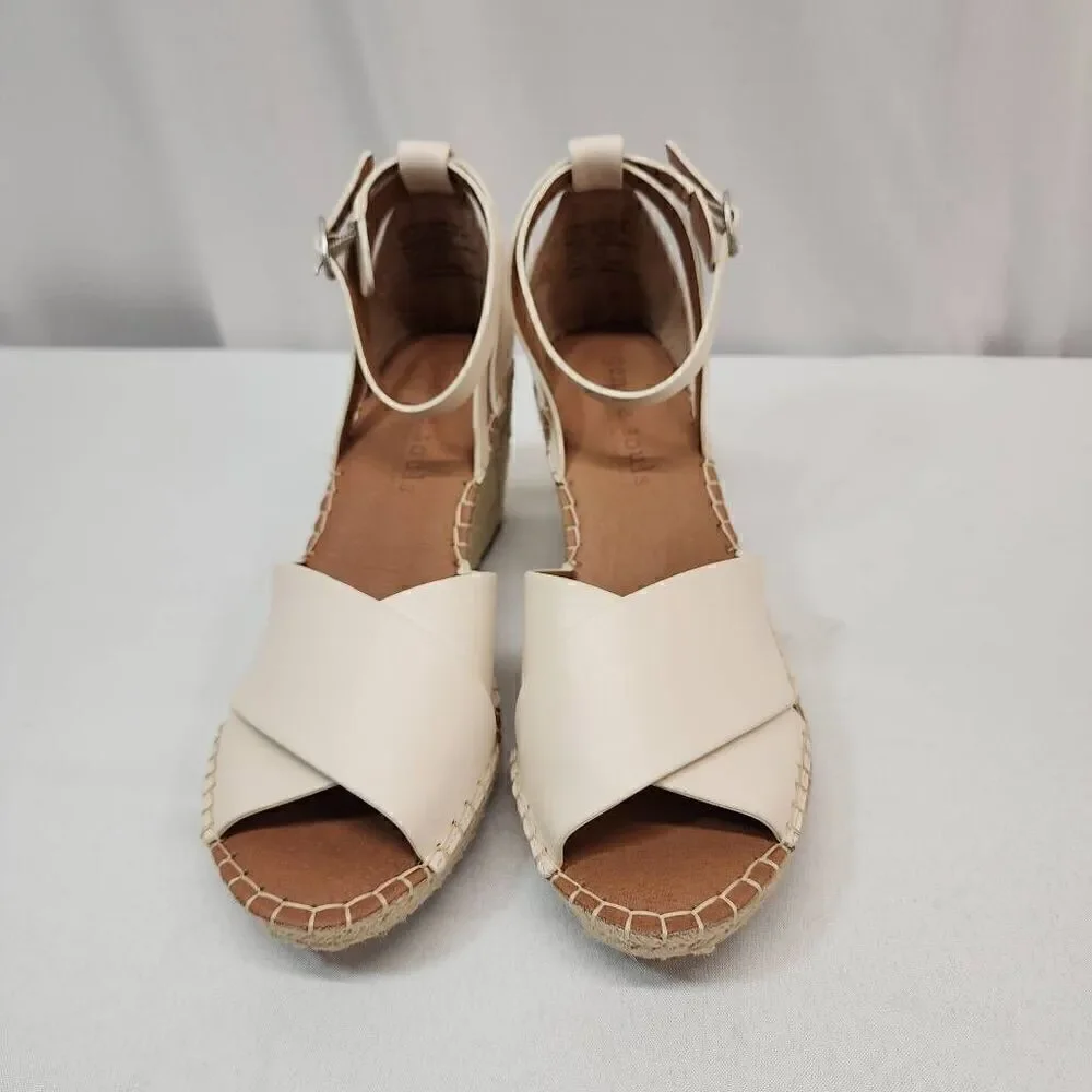Gentle Souls Size 10 Charli X Wedge Sandal Off White CC